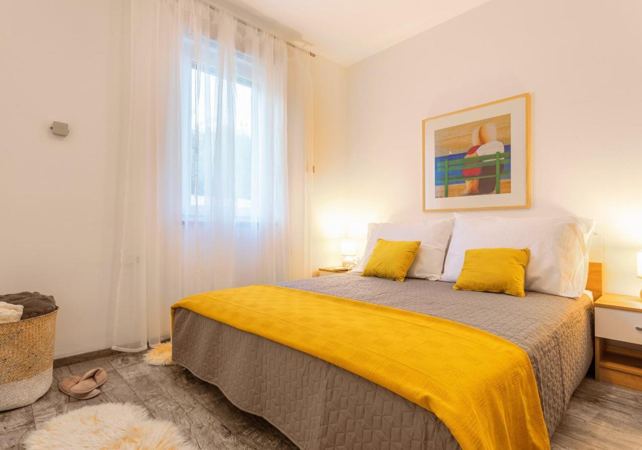 Apartman Olive Supetar Εξωτερικό φωτογραφία